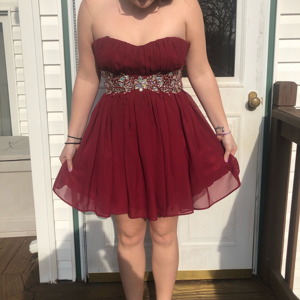 maroon short formal dress